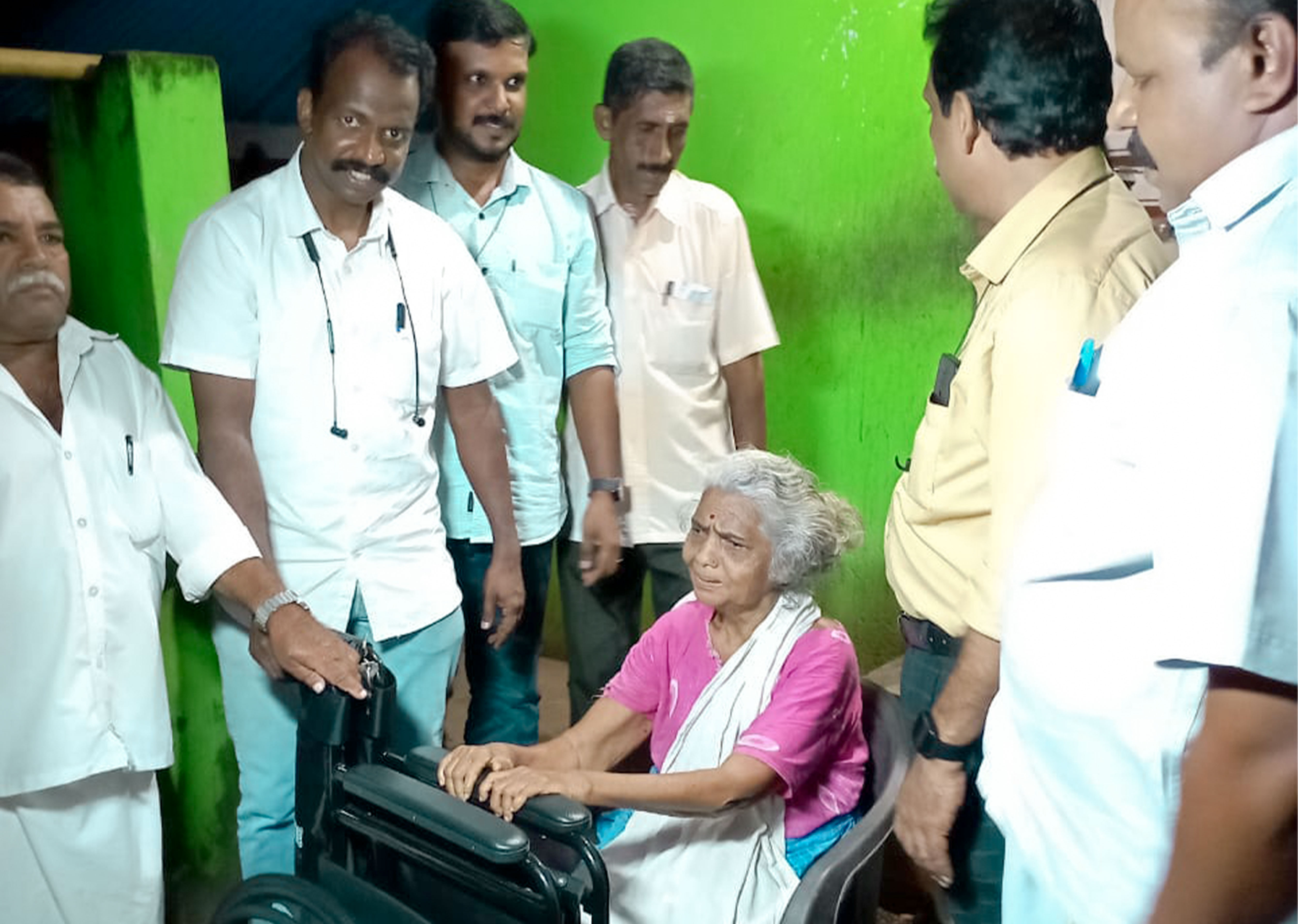 aawas helping centre
